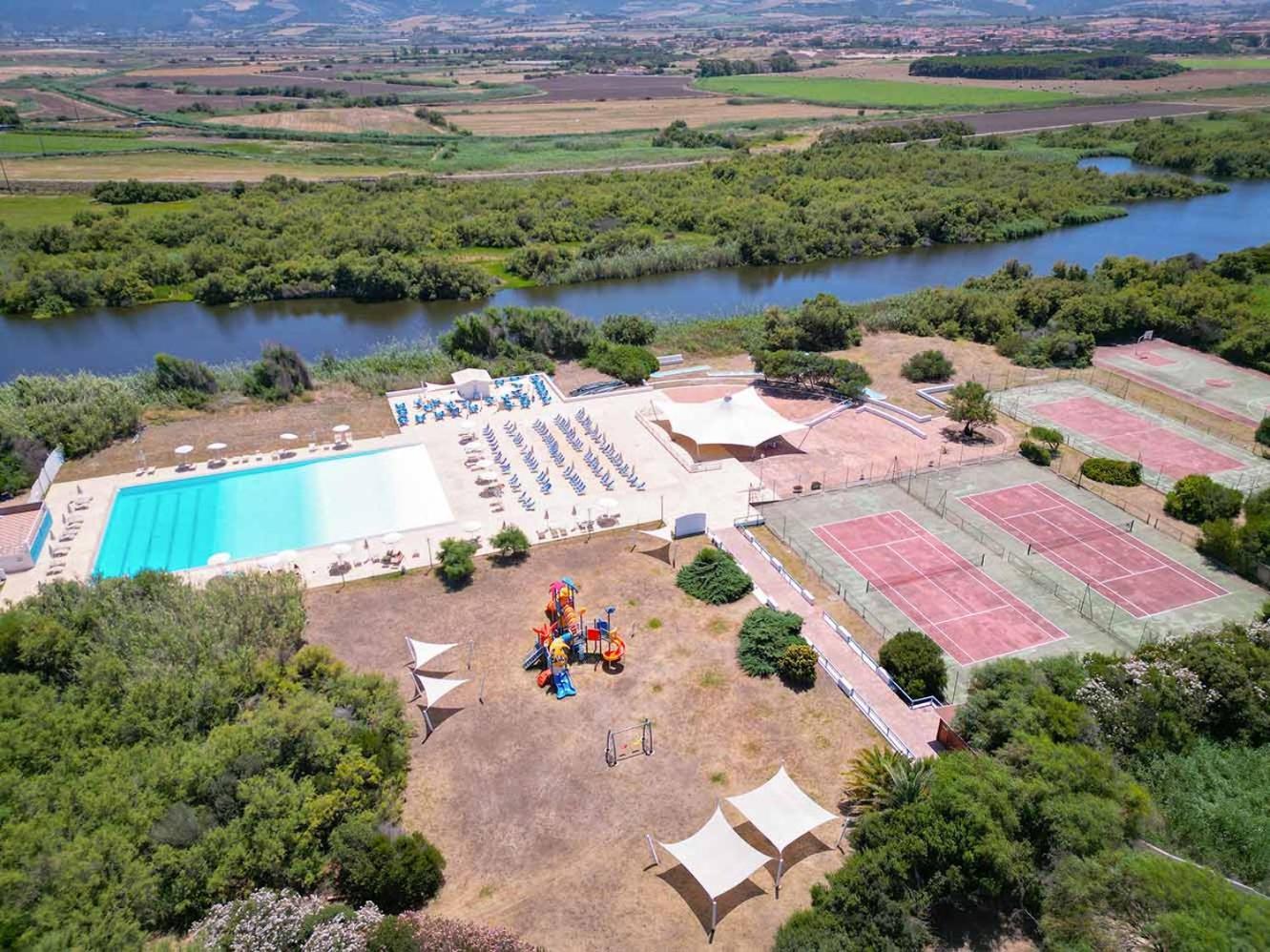 Mimose Beach Village Badesi Exteriér fotografie
