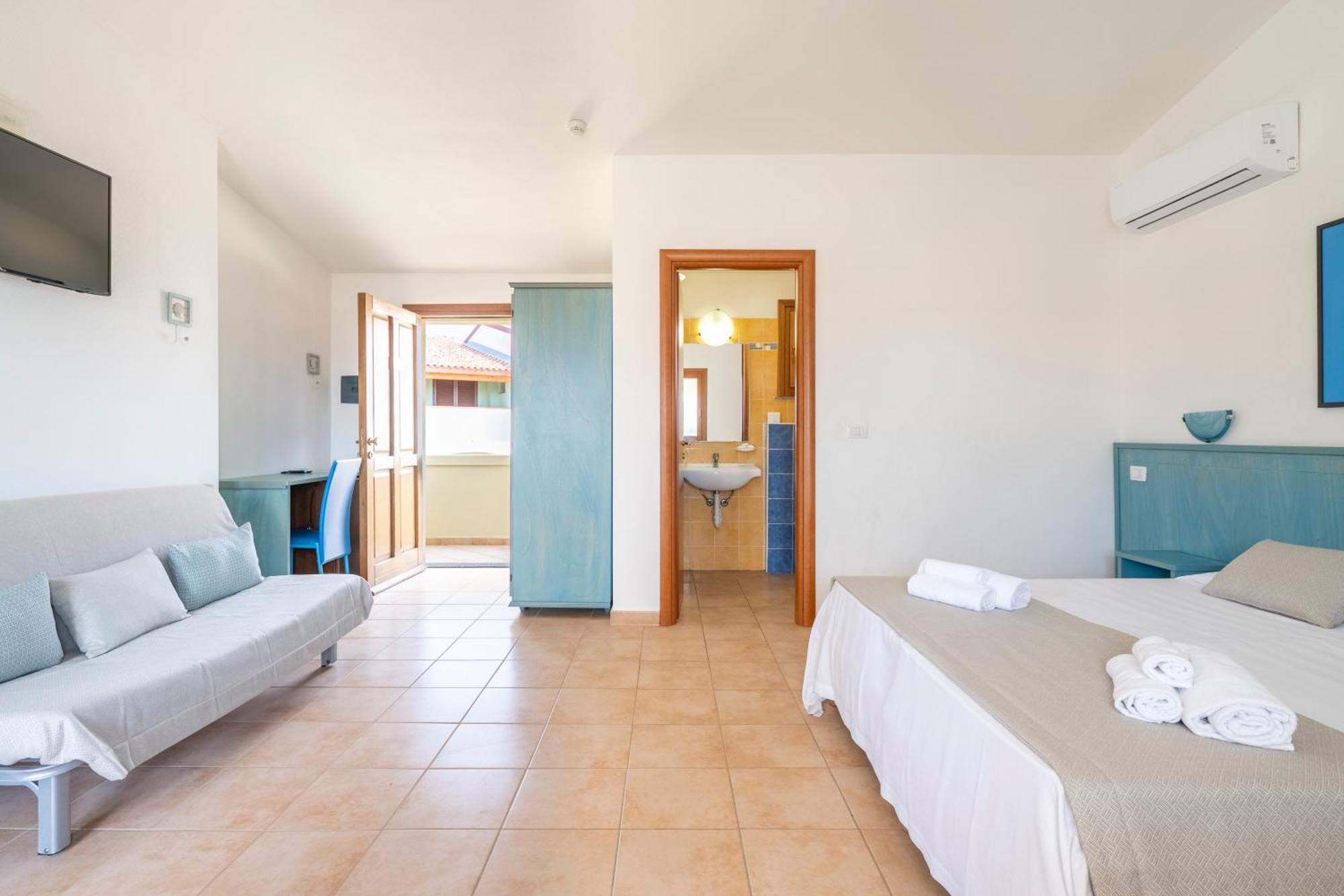 Mimose Beach Village Badesi Exteriér fotografie